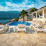 Alis Stunning Sea View With Infinity Pool ヴィラ