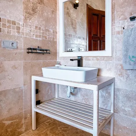 Alis Stunning Sea View With Infinity Pool 别墅