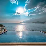 Alis Stunning Sea View With Infinity Pool Villa *