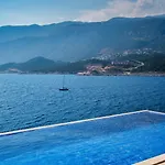 Alis Stunning Sea View With Infinity Pool Villa *